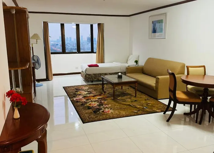 Spacious 1,2 & 3 Bedroom Serviced Omni - Nana Bts Apartment Bangkok