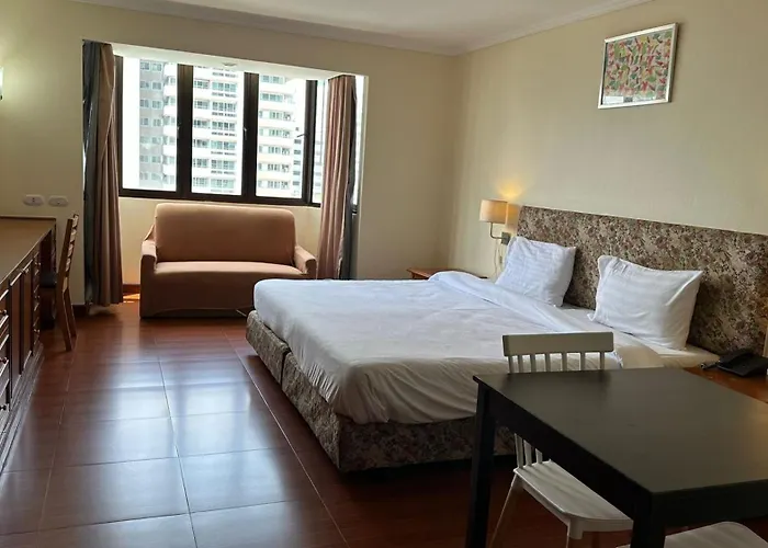 Spacious 1,2 & 3 Bedroom Serviced Omni - Nana Bts Bangkok