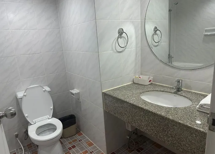 Spacious 1,2 & 3 Bedroom Serviced Omni - Nana Bts Apartment *