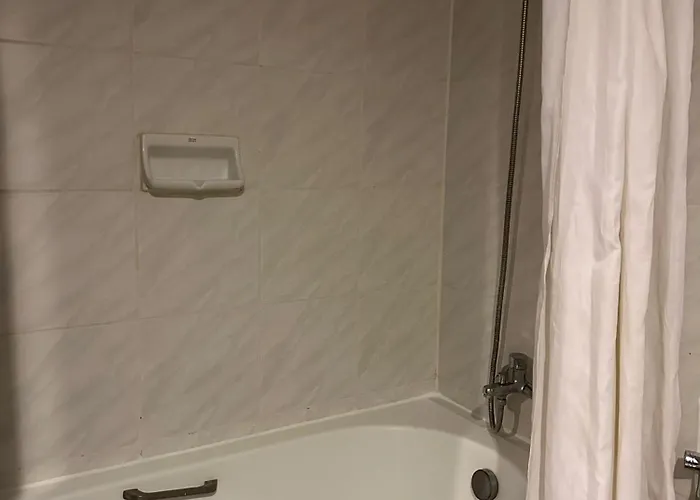 Spacious 1,2 & 3 Bedroom Serviced Omni - Nana Bts Apartment Bangkok