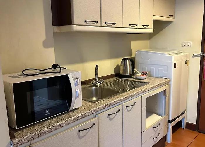 Spacious 1,2 & 3 Bedroom Serviced Omni - Nana Bts Bangkok