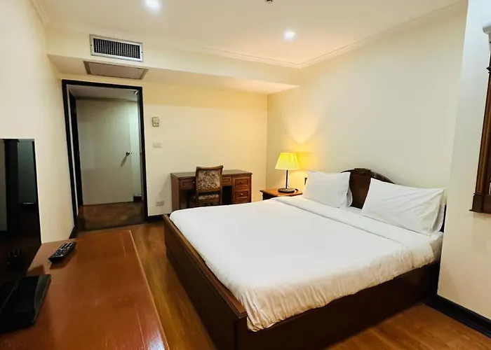 Spacious 1,2 & 3 Bedroom Serviced Omni - Nana Bts Apartment *