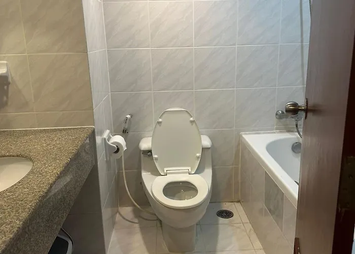 Spacious 1,2 & 3 Bedroom Serviced Omni - Nana Bts Apartment