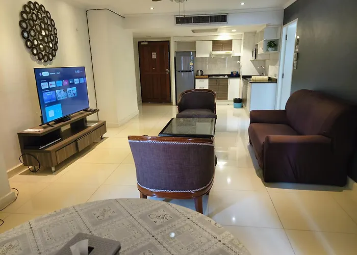 Spacious 1,2 & 3 Bedroom Serviced Omni - Nana Bts Apartment Bangkok
